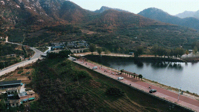 攜手前行共賞金秋 腳踏實地齊心逐夢(圖3) 攜手前行共賞金秋 腳踏實地齊心逐夢(圖3)