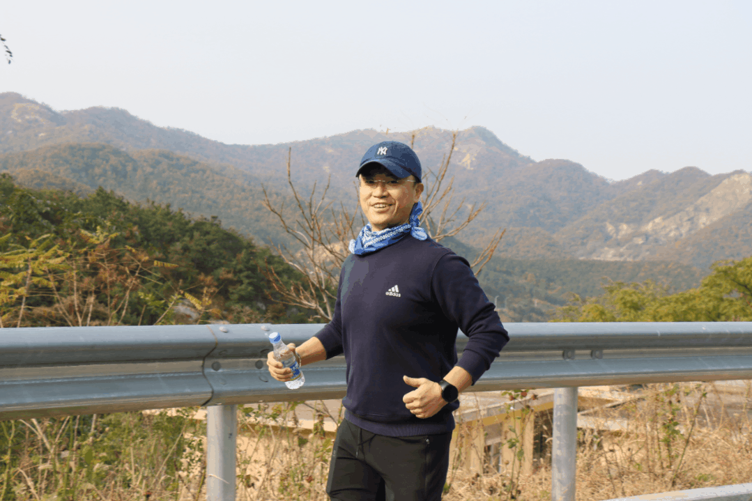 攜手前行共賞金秋 腳踏實地齊心逐夢(圖6) 攜手前行共賞金秋 腳踏實地齊心逐夢(圖6)