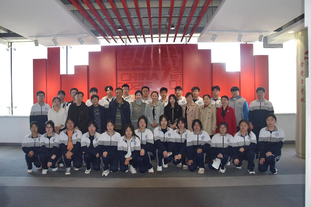 文登技師學院-聯(lián)橋國際學院師生打卡聯(lián)橋集團