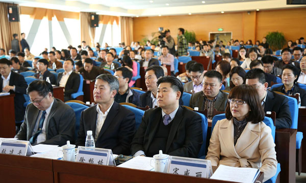 聯(lián)橋集團在威海中韓自貿(mào)區(qū)地方經(jīng)濟合作研究中心成立儀式暨中韓服務(wù)貿(mào)易研討會上作交流發(fā)言(圖5)