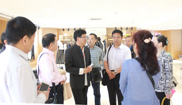 甘肅省商務(wù)廳考察團(tuán)來聯(lián)橋集團(tuán)訪問考察