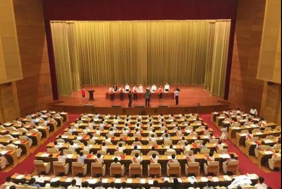 集團(tuán)黨委書記、董事長(zhǎng)慕镕鍵被授予“山東省非公有制經(jīng)濟(jì)人士?jī)?yōu)秀中國(guó)特色社會(huì)主義事業(yè)建設(shè)者”稱號(hào)