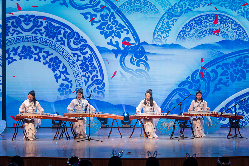 歡欣鼓舞迎新春，滿懷豪情攀高峰 | 聯(lián)橋集團(tuán)2020迎新春聯(lián)歡晚會(huì)激情開(kāi)演(圖18)