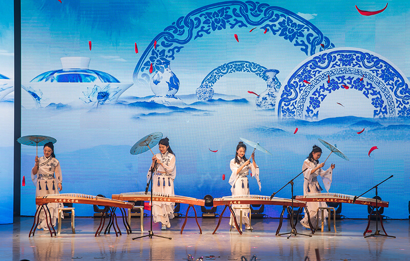 歡欣鼓舞迎新春，滿懷豪情攀高峰 | 聯(lián)橋集團(tuán)2020迎新春聯(lián)歡晚會(huì)激情開(kāi)演(圖17)